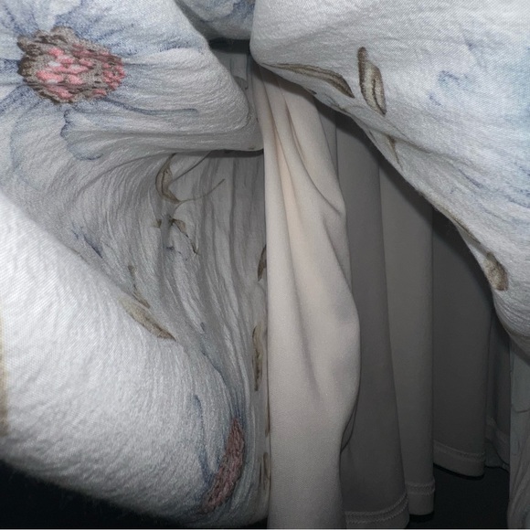 🪻BOUTIQUE LABEL🪻| Summer floral swing dress | Tie Neck | EUC! | S - Picture 5 of 7